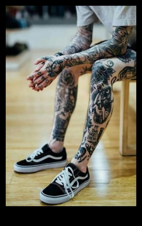 אגדות בדיו: אומנות נחשפה על הגפיים התחתונות