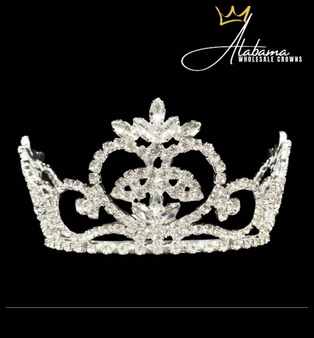 Radiance מלכותי: הכתר את עצמך ביופי נצחי