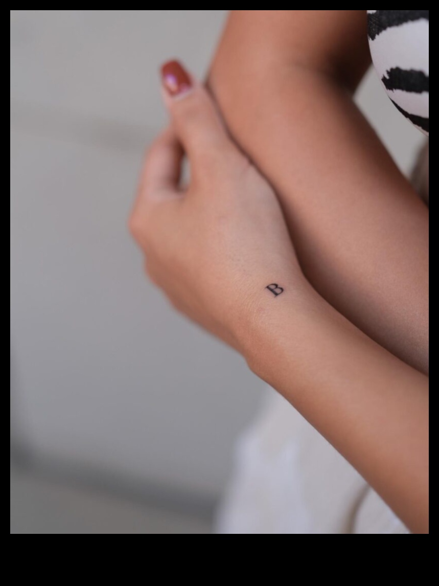 קעקועים על היד כהצהרות אישיות 5 צוות זעירות: סיפורים אישיים המסופרים בקעקועים על פרק כף היד