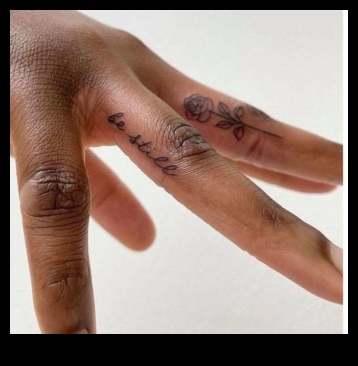 ניצחונות זעירים: התענגו על האומנות של קעקוע אצבע מסוגנן שיק אלגנטי