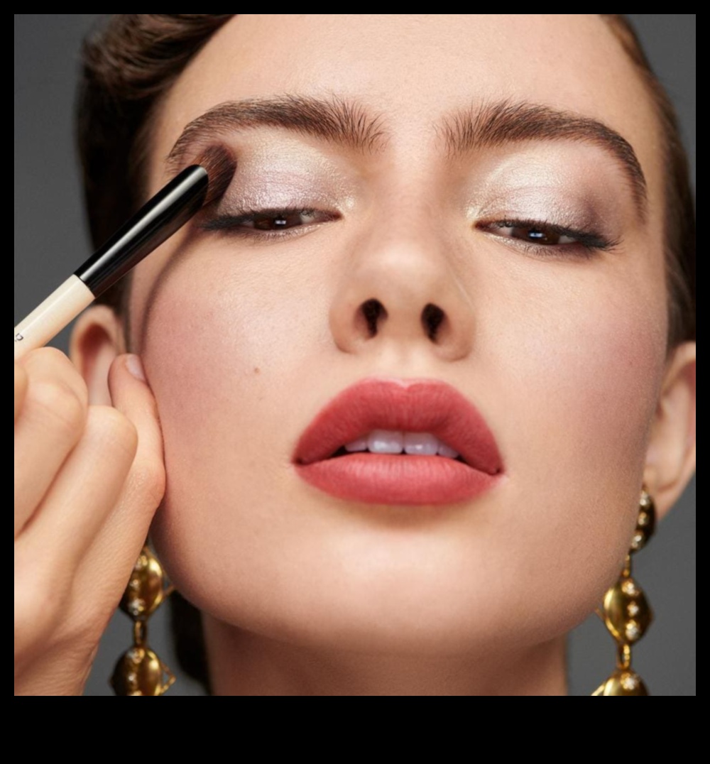 ממרקמים קרמיים ועד הבלחות עדינות: משחק עם אור באיפור טבעי