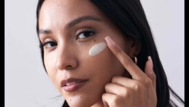 חיבוק שפתיים טבעי: השגת יופי ללא מאמץ עם שפתונים מינימליסטיים