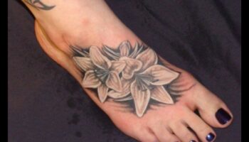 אגדות נמוכות: חקר אמנות קעקוע הקרסול