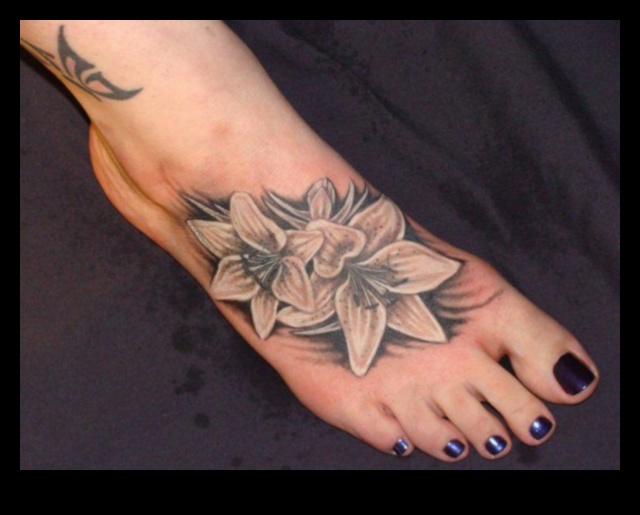 אגדות נמוכות: חקר אמנות קעקוע הקרסול