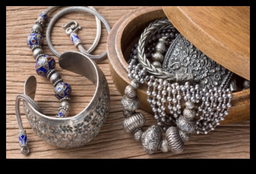 אלגנטיות של פעם: תכשיטים עתיקים נחשפו