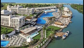 סיור ב-Soiree: רומן אלגנטי עם נופים מעוררי כבוד